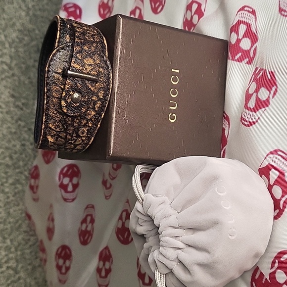 Gucci Leather Bracelet with Gucci pouch and box - Picture 2 of 16